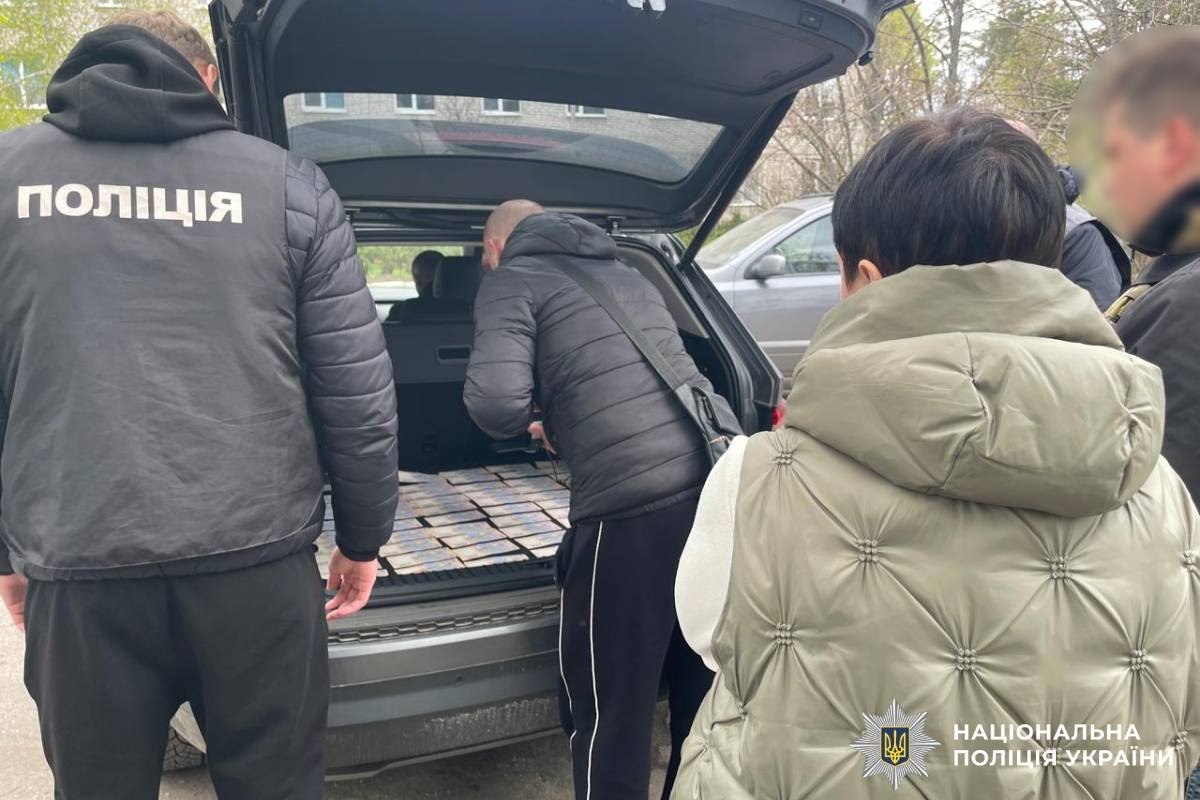 Вимагала та отримувала гроші від військовослужбовців за вплив на рішення посадових осіб ВЛК жінка: Новини Харкова